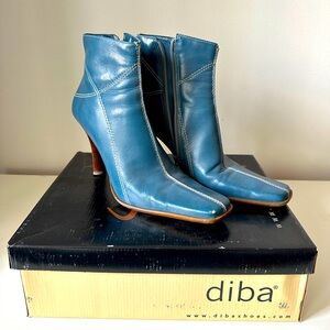 Diba Remy Blue Jean Brushoff Womens boots. Size 8